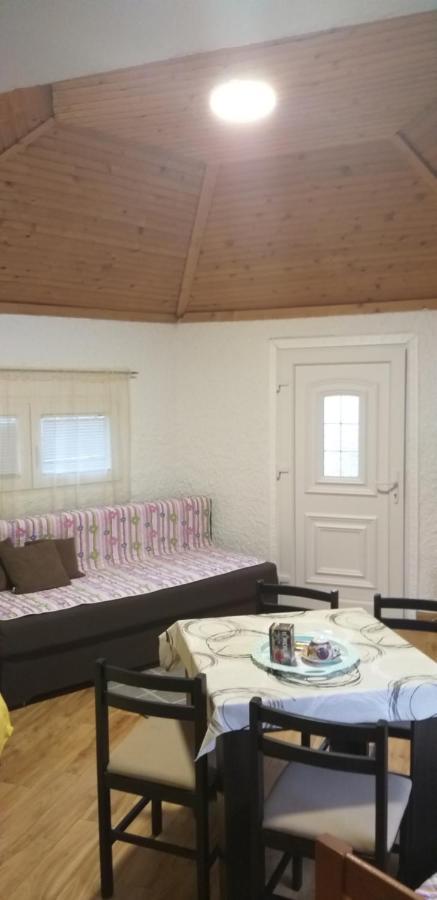 Petkovic Apartmani 1 Tivat Bagian luar foto